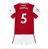 Billige Arsenal Thomas Partey #5 Hjemmebanetrøje Børn 2022-23 Kort ærmer (+ bukser)