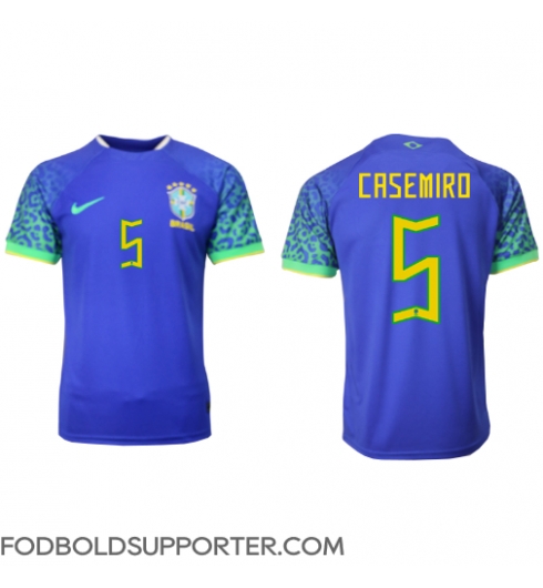 Billige Brasilien Casemiro #5 Udebanetrøje VM 2022 Kort ærmer