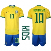 Billige Brasilien Neymar Jr #10 Hjemmebanetrøje Børn VM 2022 Kort ærmer (+ bukser)