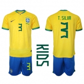 Billige Brasilien Thiago Silva #3 Hjemmebanetrøje Børn VM 2022 Kort ærmer (+ bukser)