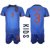 Billige Holland Matthijs de Ligt #3 Udebanetrøje Børn VM 2022 Kort ærmer (+ bukser)