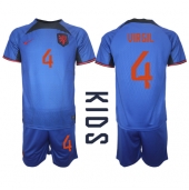 Billige Holland Virgil van Dijk #4 Udebanetrøje Børn VM 2022 Kort ærmer (+ bukser)