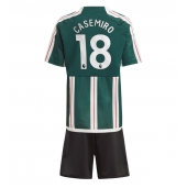 Billige Manchester United Casemiro #18 Udebanetrøje Børn 2023-24 Kort ærmer (+ bukser)