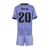 Billige Real Madrid Vinicius Junior #20 Udebanetrøje Børn 2022-23 Kort ærmer (+ bukser)