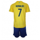 Billige Al-Nassr Cristiano Ronaldo #7 Hjemmebanetrøje Børn 2023-24 Kort ærmer (+ bukser)