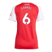 Billige Arsenal Gabriel Magalhaes #6 Hjemmebanetrøje Dame 2025-26 Kort ærmer