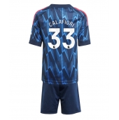Billige Arsenal Riccardo Calafiori #33 Udebanetrøje Børn 2025-26 Kort ærmer (+ bukser)