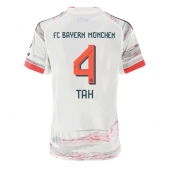 Billige Bayern Munich Jonathan Tah #4 Udebanetrøje Dame 2025-26 Kort ærmer