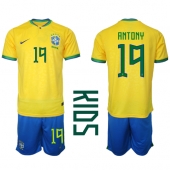 Billige Brasilien Antony #19 Hjemmebanetrøje Børn VM 2022 Kort ærmer (+ bukser)