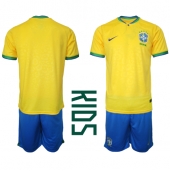 Billige Brasilien Hjemmebanetrøje Børn VM 2022 Kort ærmer (+ bukser)