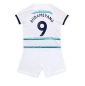 Billige Chelsea Aubameyang #9 Udebanetrøje Børn 2022-23 Kort ærmer (+ bukser)