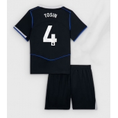 Billige Chelsea Tosin Adarabioyo #4 Tredje trøje Børn 2025-26 Kort ærmer (+ bukser)