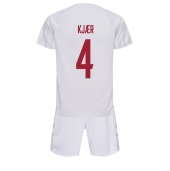 Billige Danmark Simon Kjaer #4 Udebanetrøje Børn VM 2022 Kort ærmer (+ bukser)