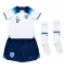 Billige England Bukayo Saka #17 Hjemmebanetrøje Børn VM 2022 Kort ærmer (+ bukser)