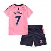Billige Everton Dwight McNeil #7 Udebanetrøje Børn 2022-23 Kort ærmer (+ bukser)