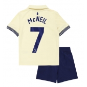 Billige Everton Dwight McNeil #7 Udebanetrøje Børn 2025-26 Kort ærmer (+ bukser)