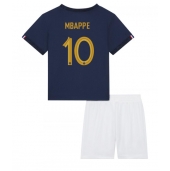 Billige Frankrig Kylian Mbappe #10 Hjemmebanetrøje Børn VM 2022 Kort ærmer (+ bukser)