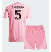 Billige Inter Miami Casemiro #5 Hjemmebanetrøje Børn 2026-27 Kort ærmer (+ bukser)