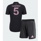 Billige Inter Miami Casemiro #5 Udebanetrøje Børn 2026-27 Kort ærmer (+ bukser)