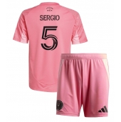 Billige Inter Miami Sergio Busquets #5 Hjemmebanetrøje Børn 2025-26 Kort ærmer (+ bukser)