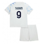 Billige Inter Milan Marcus Thuram #9 Udebanetrøje Børn 2025-26 Kort ærmer (+ bukser)