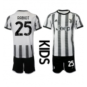 Billige Juventus Adrien Rabiot #25 Hjemmebanetrøje Børn 2022-23 Kort ærmer (+ bukser)