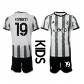Billige Juventus Leonardo Bonucci #19 Hjemmebanetrøje Børn 2022-23 Kort ærmer (+ bukser)