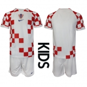 Billige Kroatien Hjemmebanetrøje Børn VM 2022 Kort ærmer (+ bukser)