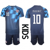 Billige Kroatien Luka Modric #10 Udebanetrøje Børn VM 2022 Kort ærmer (+ bukser)