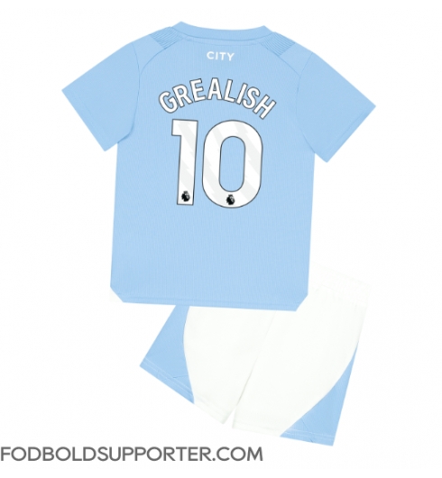 Billige Manchester City Jack Grealish #10 Hjemmebanetrøje Børn 2023-24 Kort ærmer (+ bukser)