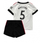Billige Manchester United Harry Maguire #5 Udebanetrøje Børn 2022-23 Kort ærmer (+ bukser)