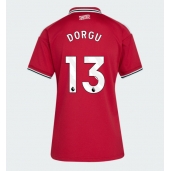 Billige Manchester United Patrick Dorgu #13 Hjemmebanetrøje Dame 2026-27 Kort ærmer