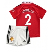 Billige Manchester United Victor Lindelof #2 Hjemmebanetrøje Børn 2022-23 Kort ærmer (+ bukser)