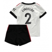 Billige Manchester United Victor Lindelof #2 Udebanetrøje Børn 2022-23 Kort ærmer (+ bukser)