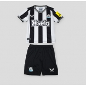 Billige Newcastle United Hjemmebanetrøje Børn 2023-24 Kort ærmer (+ bukser)