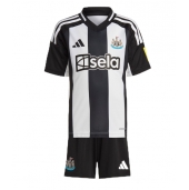 Billige Newcastle United Hjemmebanetrøje Børn 2024-25 Kort ærmer (+ bukser)