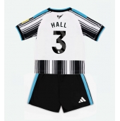 Billige Newcastle United Lewis Hall #3 Hjemmebanetrøje Børn 2026-27 Kort ærmer (+ bukser)