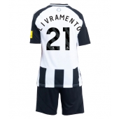 Billige Newcastle United Tino Livramento #21 Hjemmebanetrøje Børn 2024-25 Kort ærmer (+ bukser)