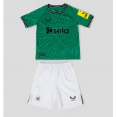Billige Newcastle United Udebanetrøje Børn 2023-24 Kort ærmer (+ bukser)