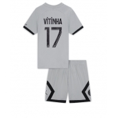 Billige Paris Saint-Germain Vitinha Ferreira #17 Udebanetrøje Børn 2022-23 Kort ærmer (+ bukser)