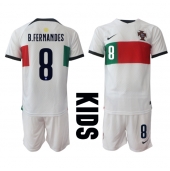 Billige Portugal Bruno Fernandes #8 Udebanetrøje Børn VM 2022 Kort ærmer (+ bukser)