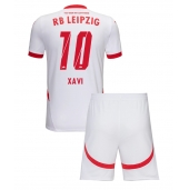 Billige RB Leipzig Xavi Simons #10 Hjemmebanetrøje Børn 2024-25 Kort ærmer (+ bukser)