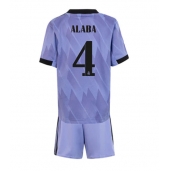 Billige Real Madrid David Alaba #4 Udebanetrøje Børn 2022-23 Kort ærmer (+ bukser)