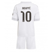 Billige Real Madrid Kylian Mbappe #10 Hjemmebanetrøje Børn 2025-26 Kort ærmer (+ bukser)