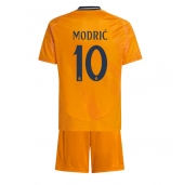 Billige Real Madrid Luka Modric #10 Udebanetrøje Børn 2024-25 Kort ærmer (+ bukser)