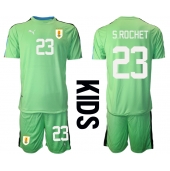 Billige Uruguay Sergio Rochet #23 Målmand Hjemmebanetrøje Børn VM 2022 Kort ærmer (+ bukser)