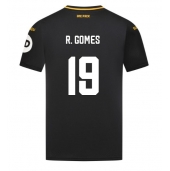 Billige Wolves Rodrigo Gomes #19 Udebanetrøje 2024-25 Kort ærmer
